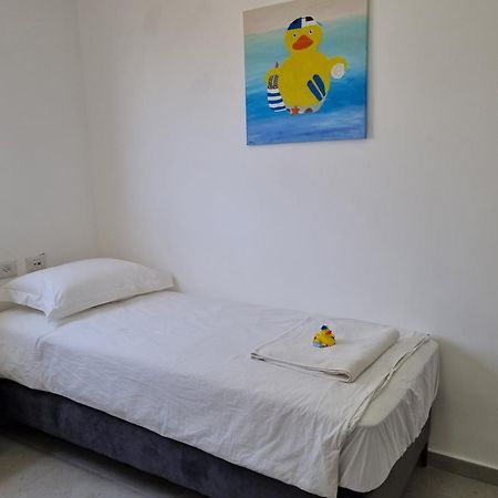 Ducks On The Beach Άκρα Εξωτερικό φωτογραφία